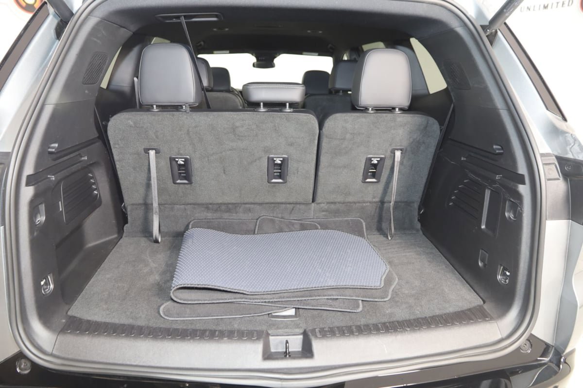 Used 2025 Buick Enclave Sport Touring FWD image 50