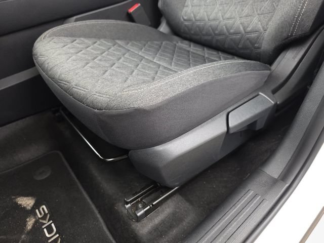 Used 2026 Nissan Kicks SV FWD image 28