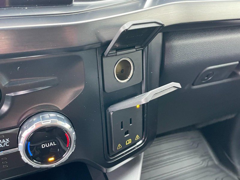 New 2026 Ford F250 Lariat w/ Black Appearance Package image 39