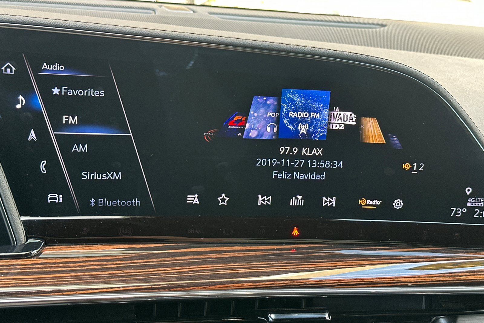 Used 2024 Cadillac Escalade Premium Luxury w/ Performance Package image 27