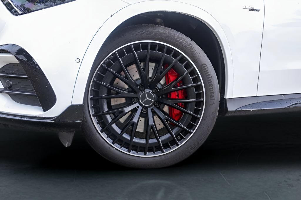 Used 2025 Mercedes-Benz GLC 43 AMG 4MATIC image 4