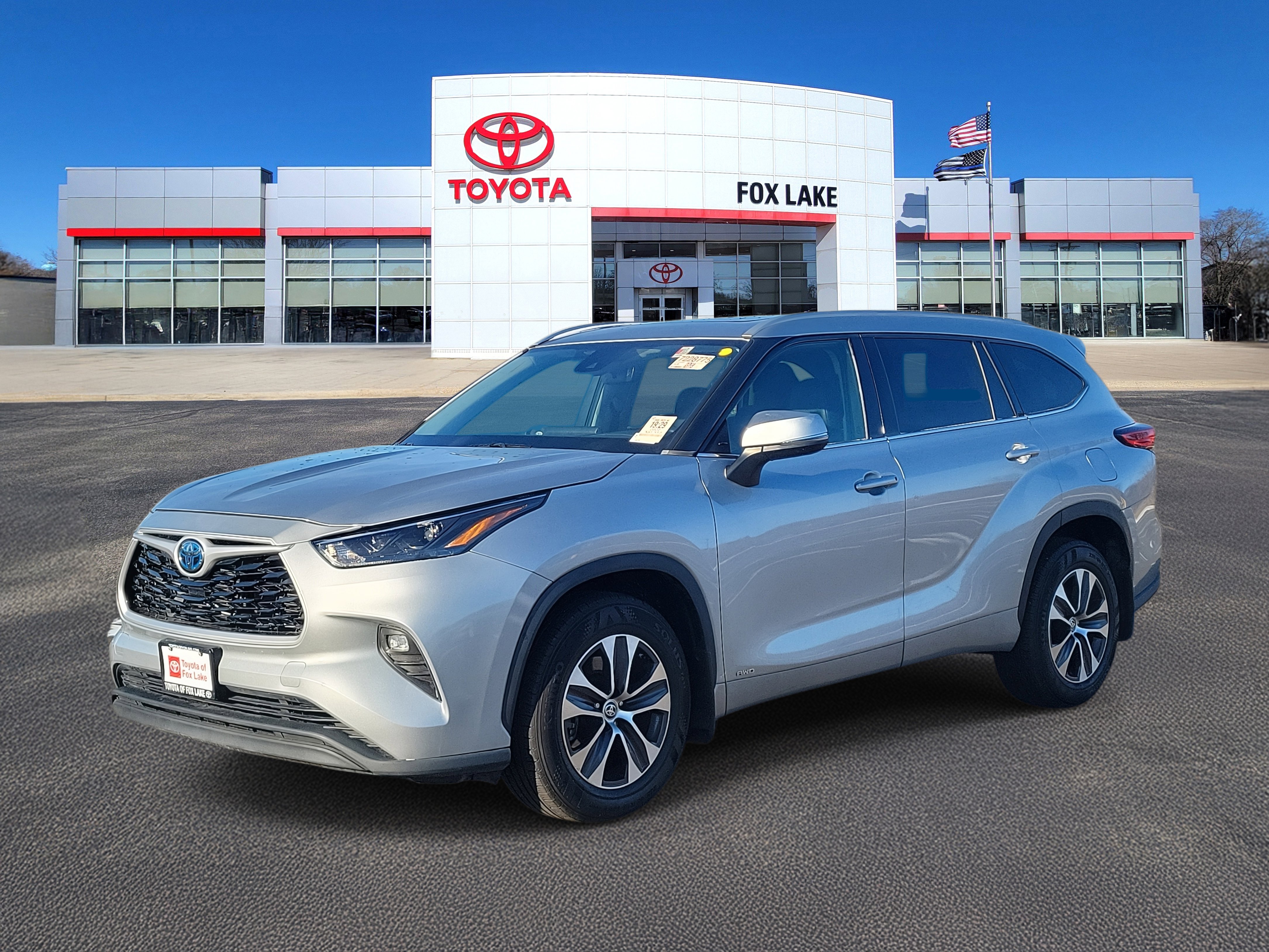 Used 2022 Toyota Highlander XLE image 2