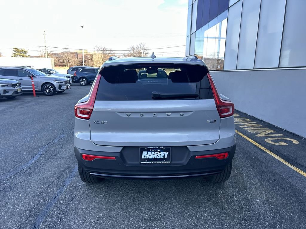 Certified 2025 Volvo XC40 B5 Ultra w/ Protection Package Premier image 7
