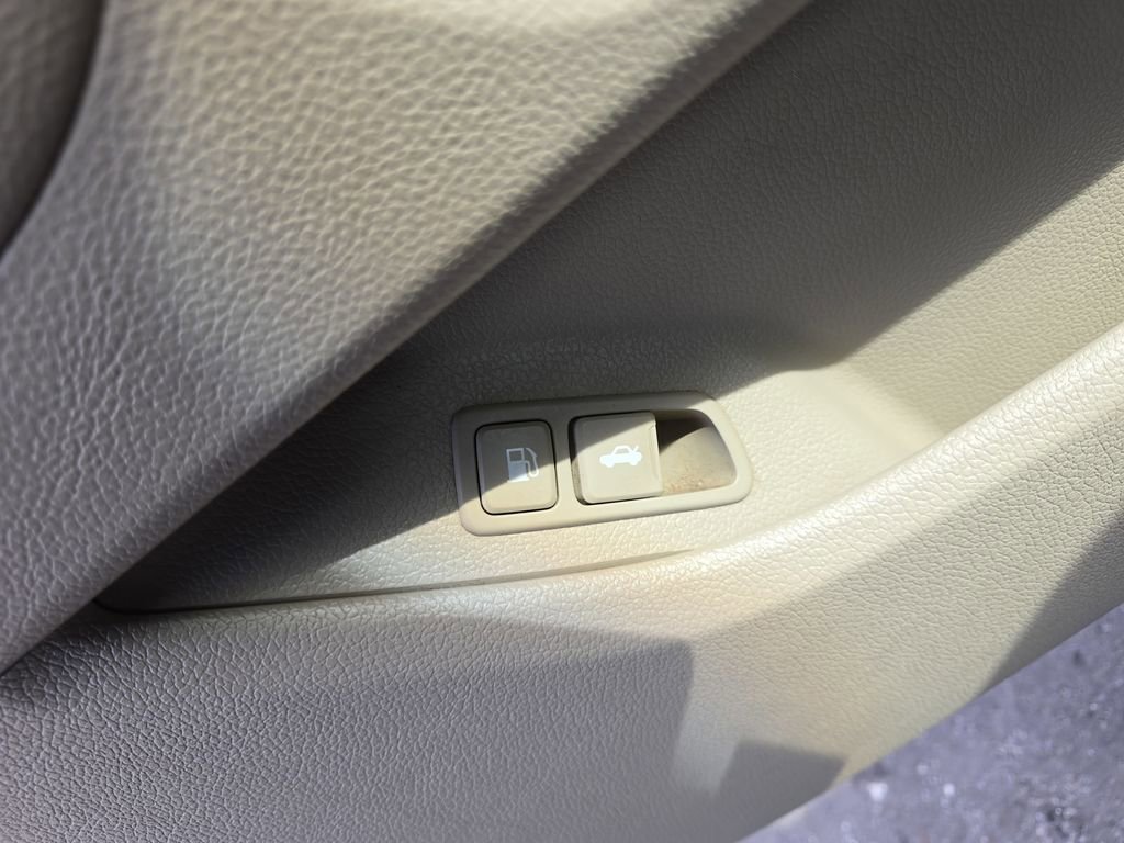 Used 2013 Kia Optima LX w/ Convenience Pkg image 17