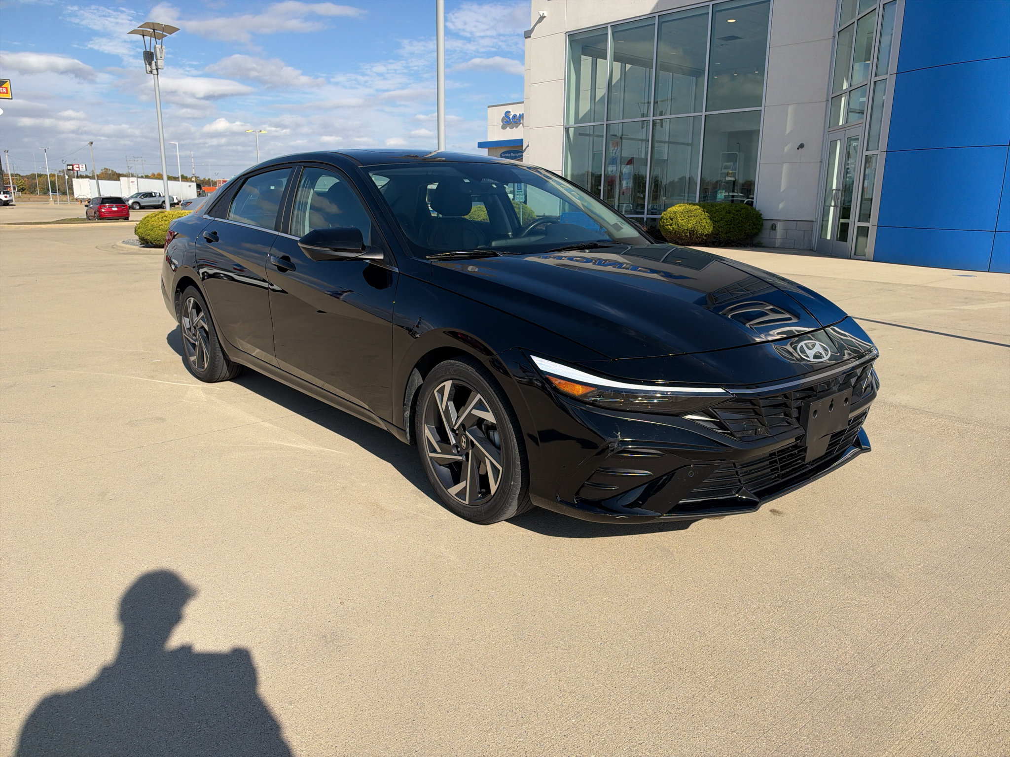 Used 2024 Hyundai Elantra Limited FWD image 3