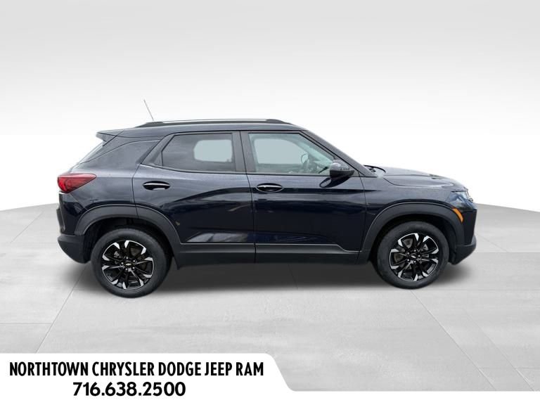 Used 2021 Chevrolet TrailBlazer LT w/ Convenience Package image 2