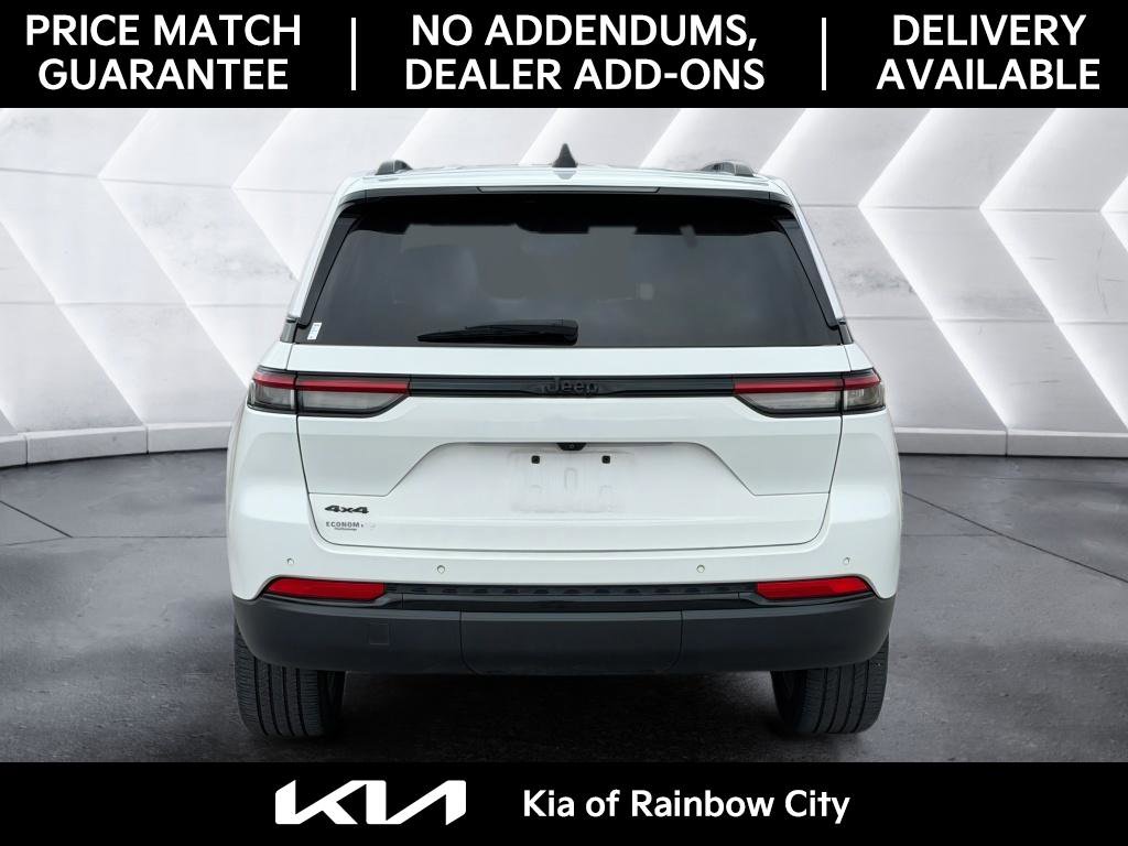 Used 2023 Jeep Grand Cherokee Altitude image 6