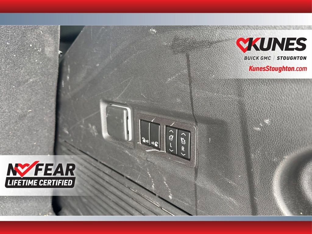 Used 2023 GMC Yukon Denali image 38