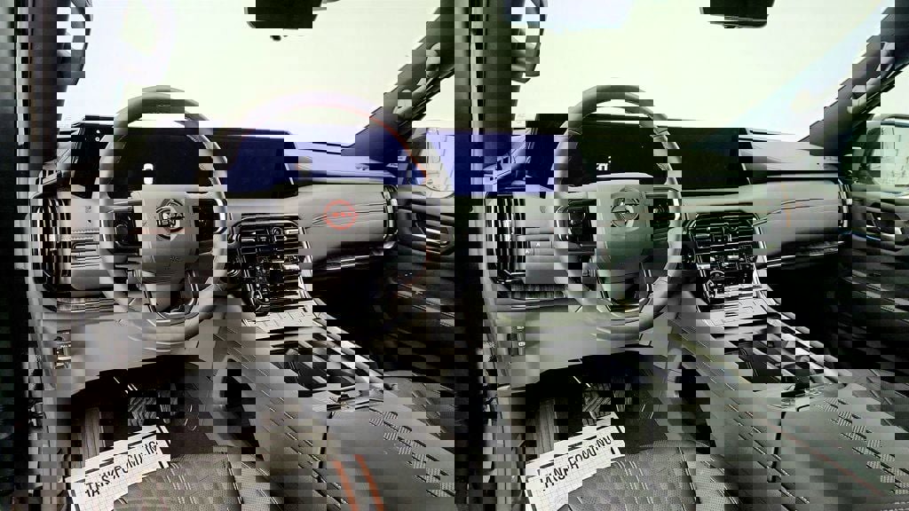 Used 2025 Nissan Armada PRO-4X w/ Pro-4X Premium Package image 13