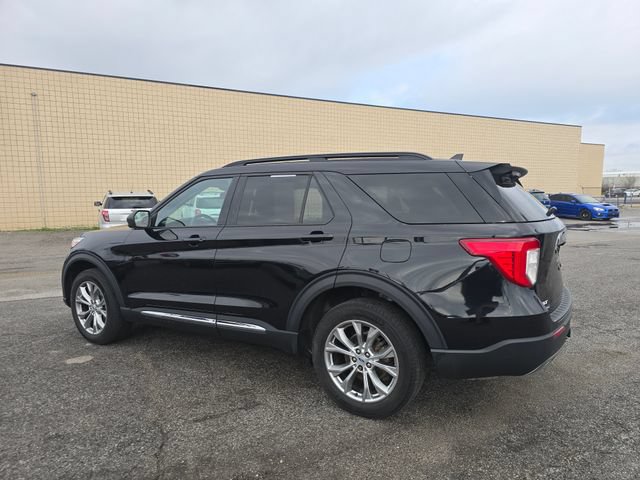 Certified 2023 Ford Explorer XLT w/ Equipment Group 202A AWD/4WD image 7