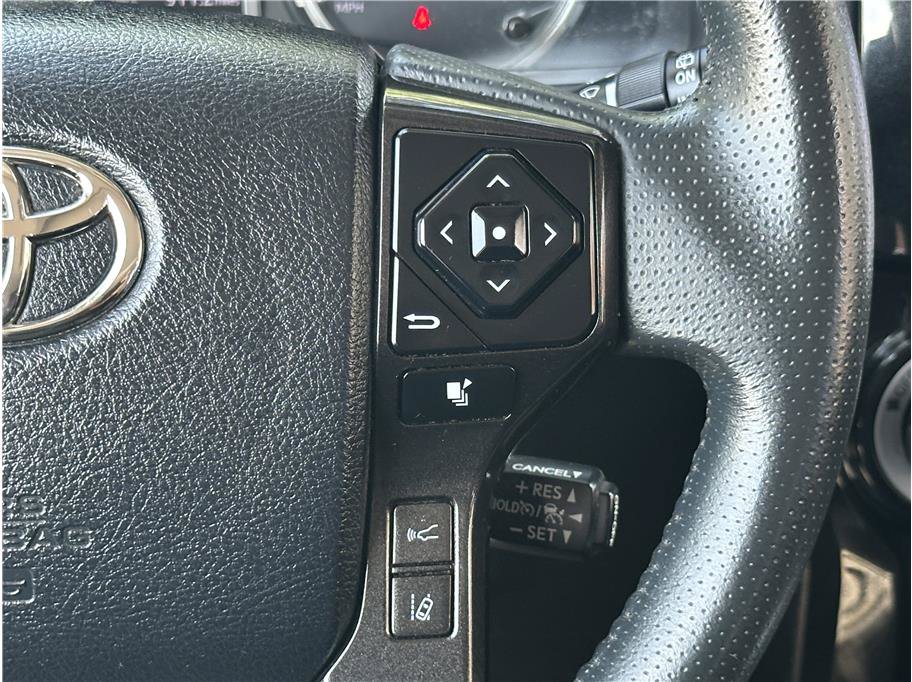 Used 2022 Toyota 4Runner TRD Off-Road Premium AWD/4WD image 23