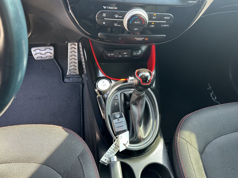 Used 2019 Kia Soul + image 12