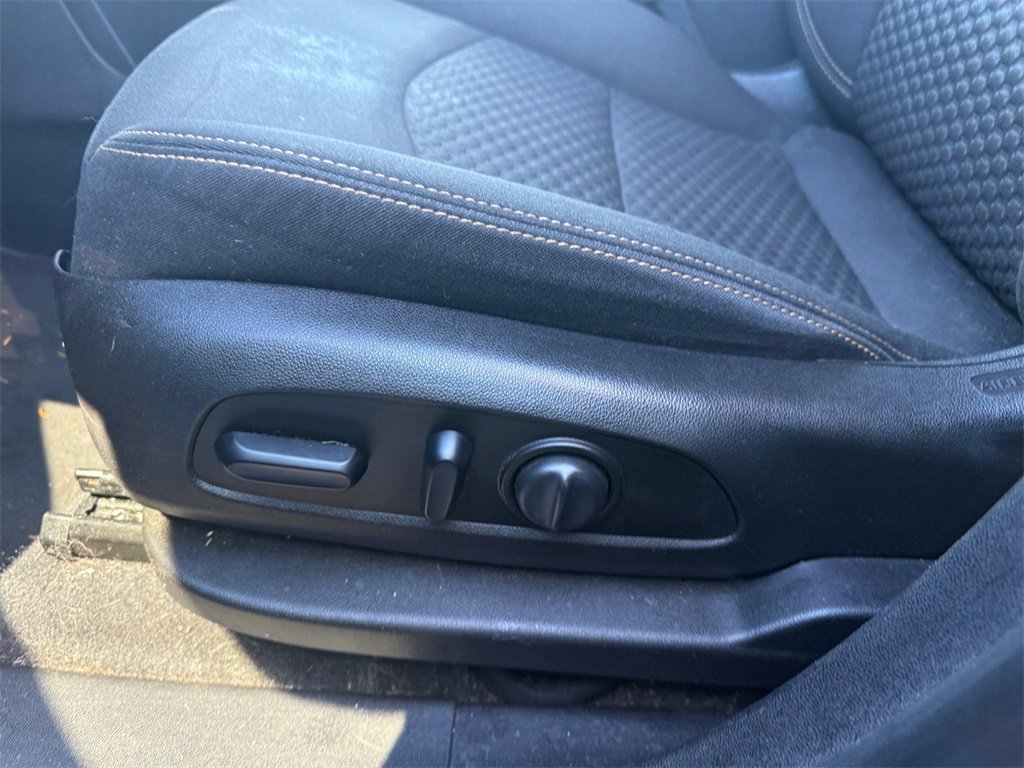 Used 2019 GMC Terrain SLE w/ Driver Convenience Package image 13