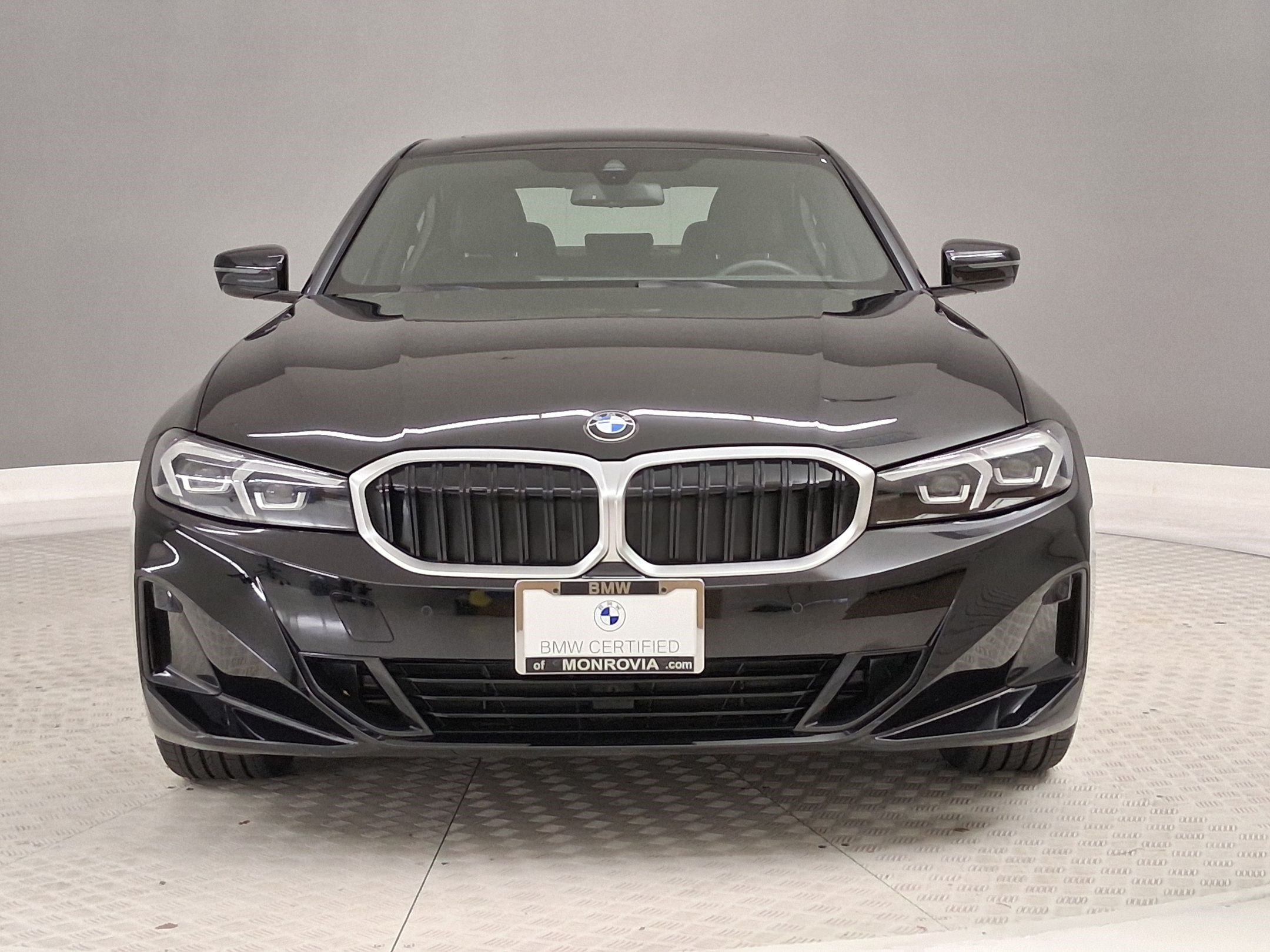 Certified 2023 BMW 330i Sedan w/ Convenience Package RWD image 4