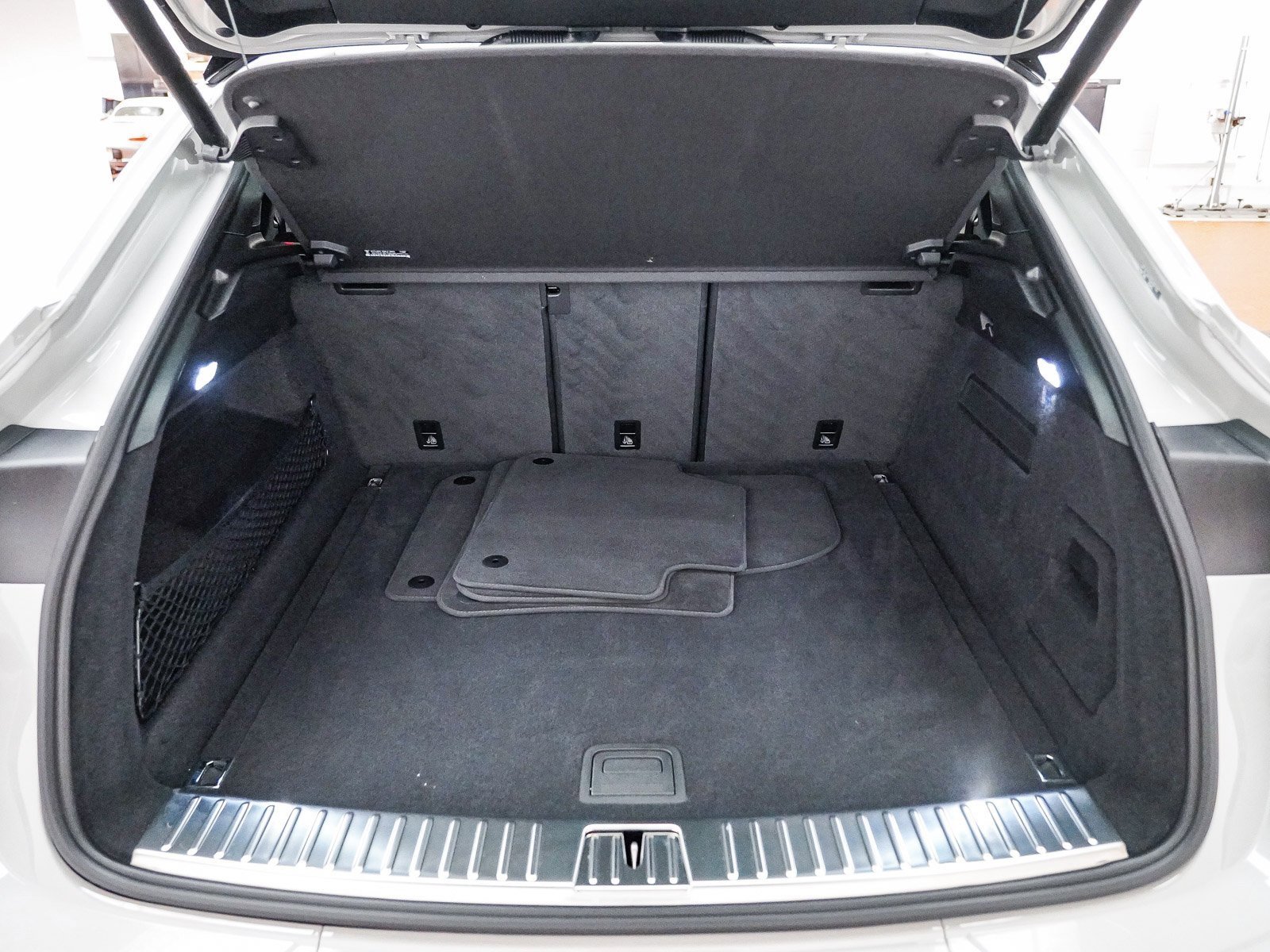 Used 2025 Porsche Cayenne S image 29