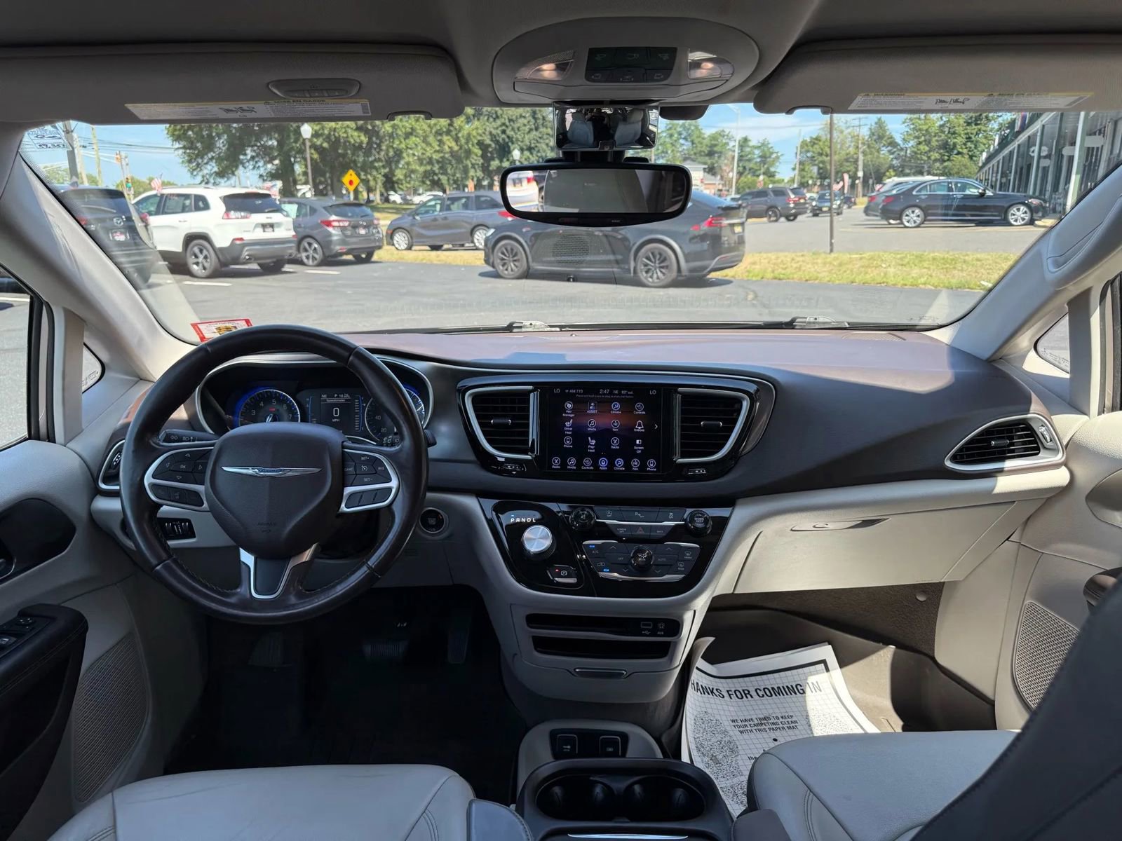 Used 2017 Chrysler Pacifica Touring-L image 31