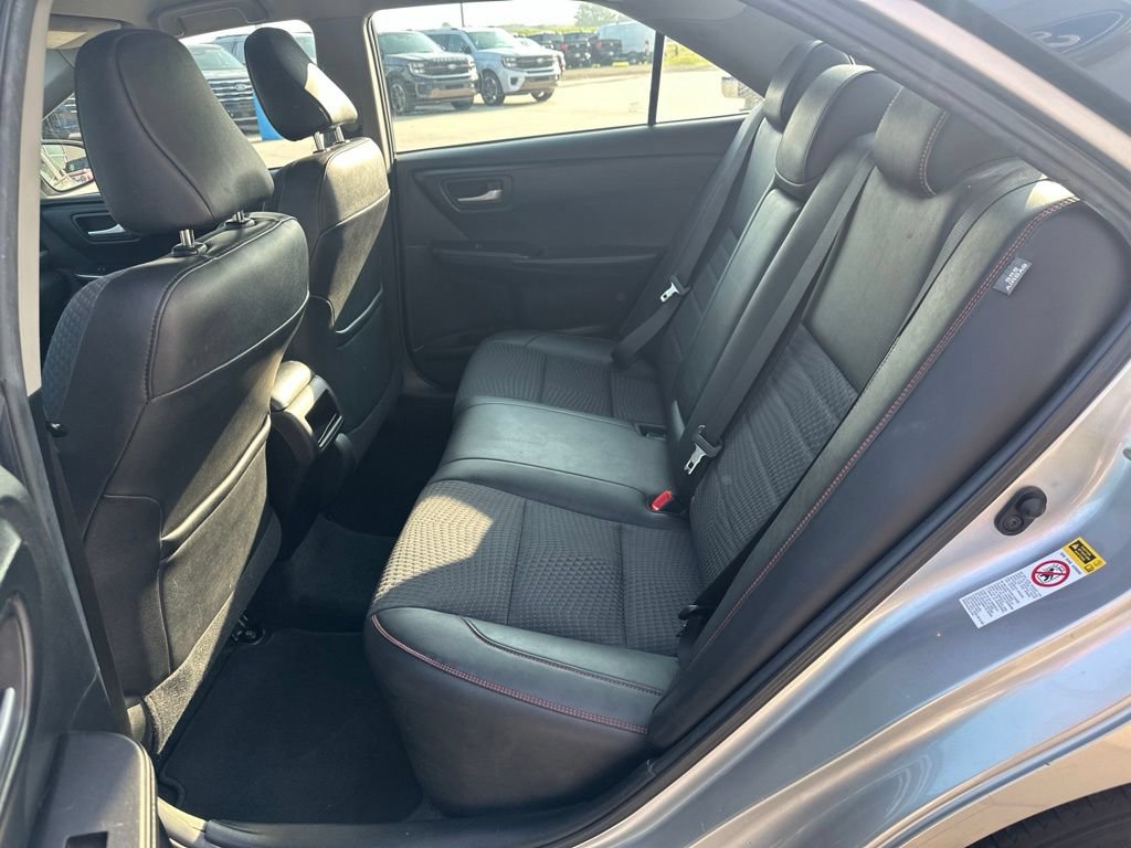 Used 2015 Toyota Camry SE FWD image 22