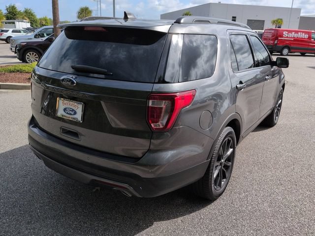 Used 2017 Ford Explorer XLT w/ Equipment Group 202A FWD image 4