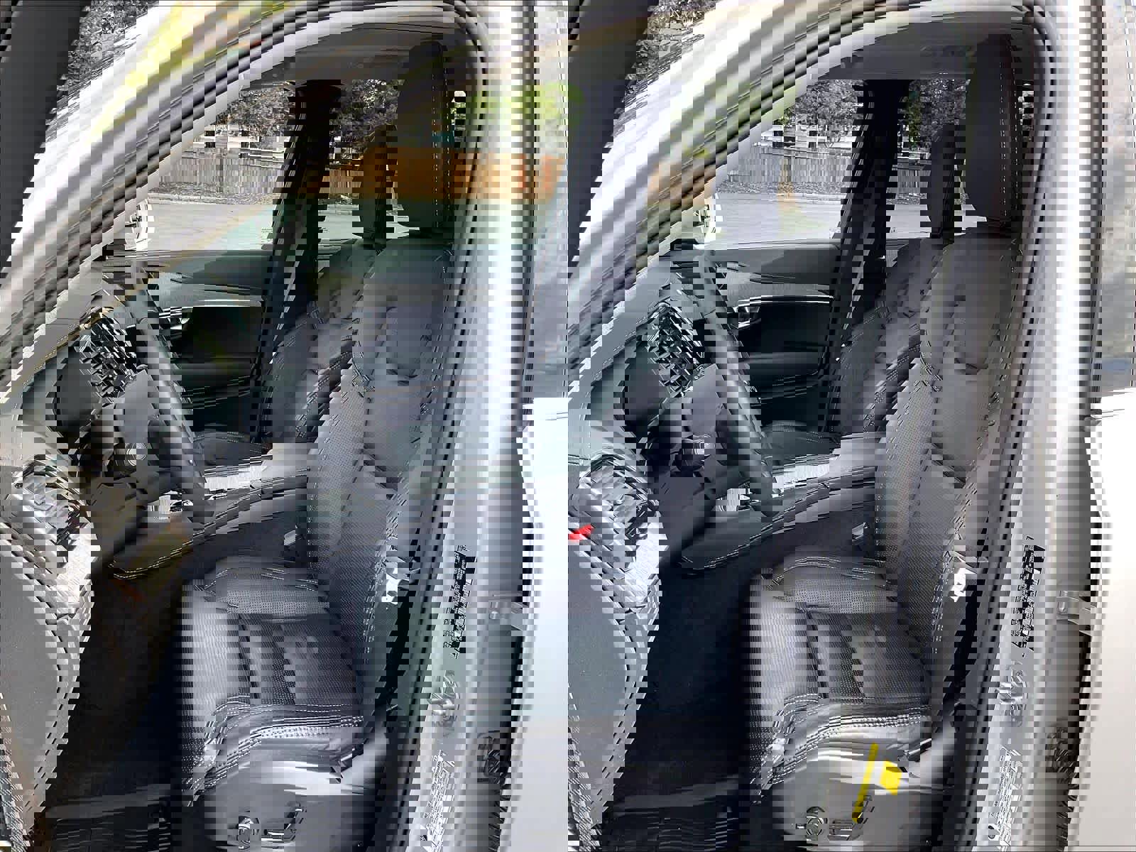 Used 2023 Volvo XC90 T8 Ultimate w/ Protection Package image 28