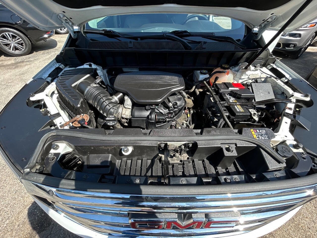 Used 2019 GMC Acadia SLT image 16