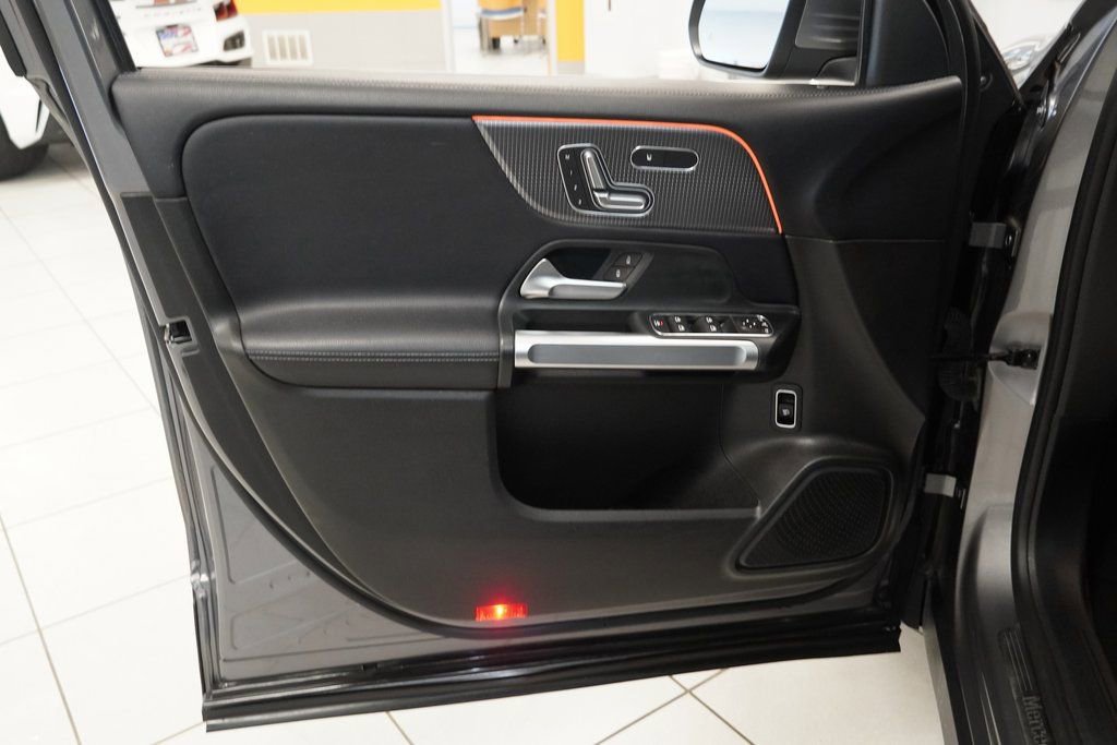 Used 2020 Mercedes-Benz GLB 250 4MATIC image 16