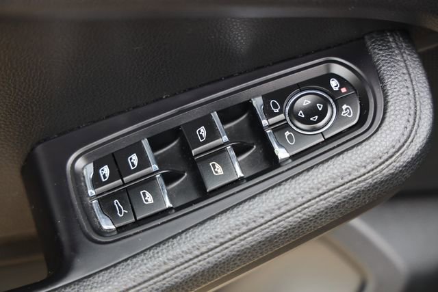 Used 2018 Porsche Macan AWD/4WD image 16