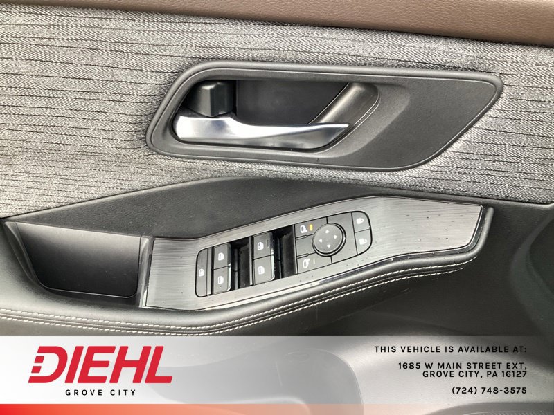 Used 2023 Nissan Rogue SV AWD/4WD image 19