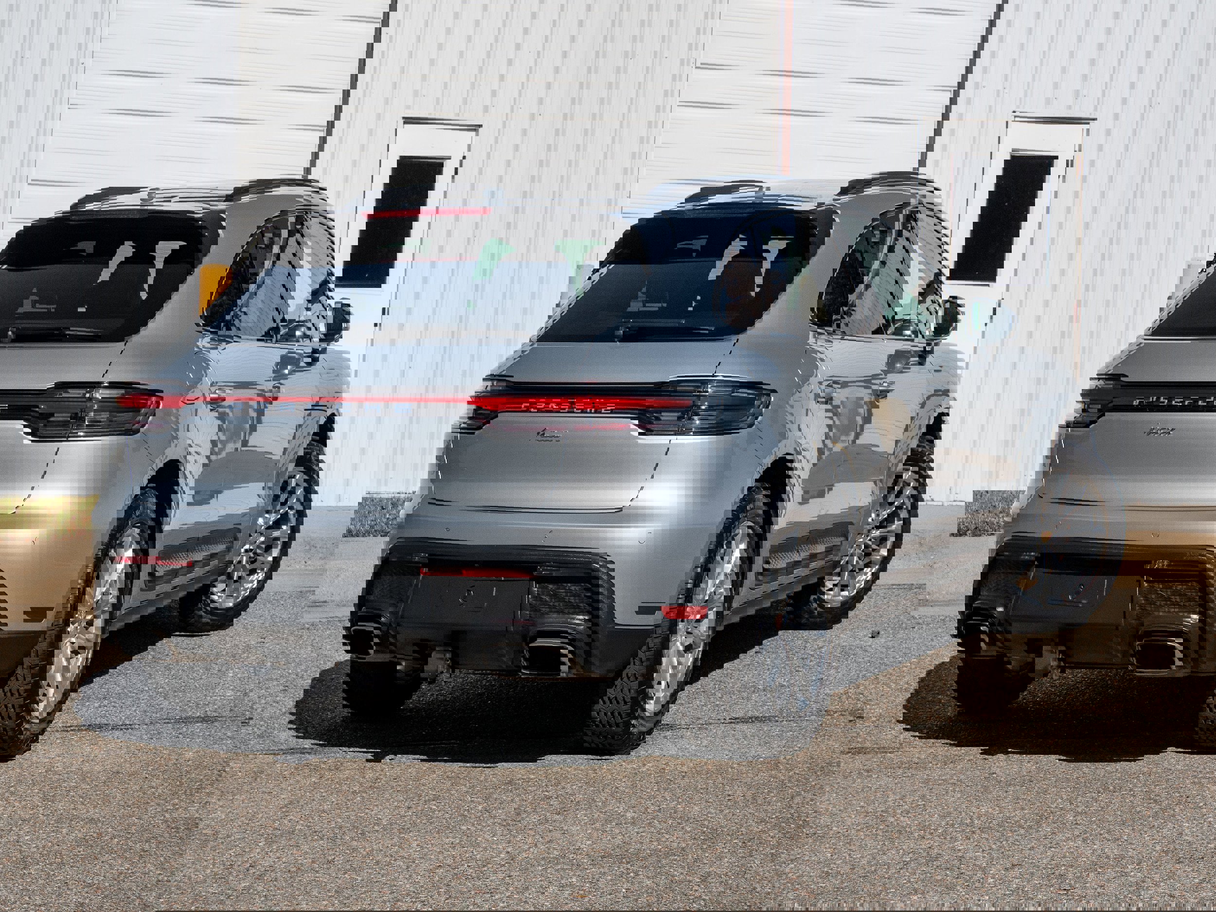 Used 2023 Porsche Macan image 7