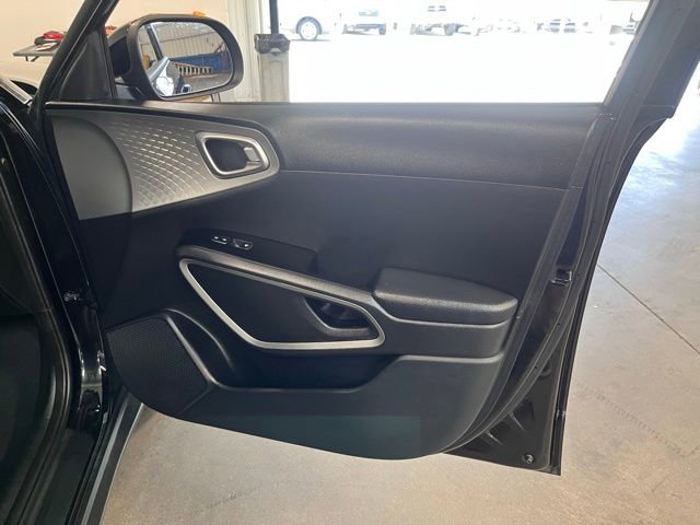 Used 2024 Kia Soul LX w/ Option Group 015 image 12