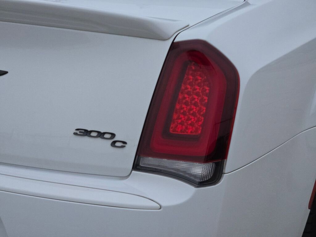 Used 2023 Chrysler 300 C image 12