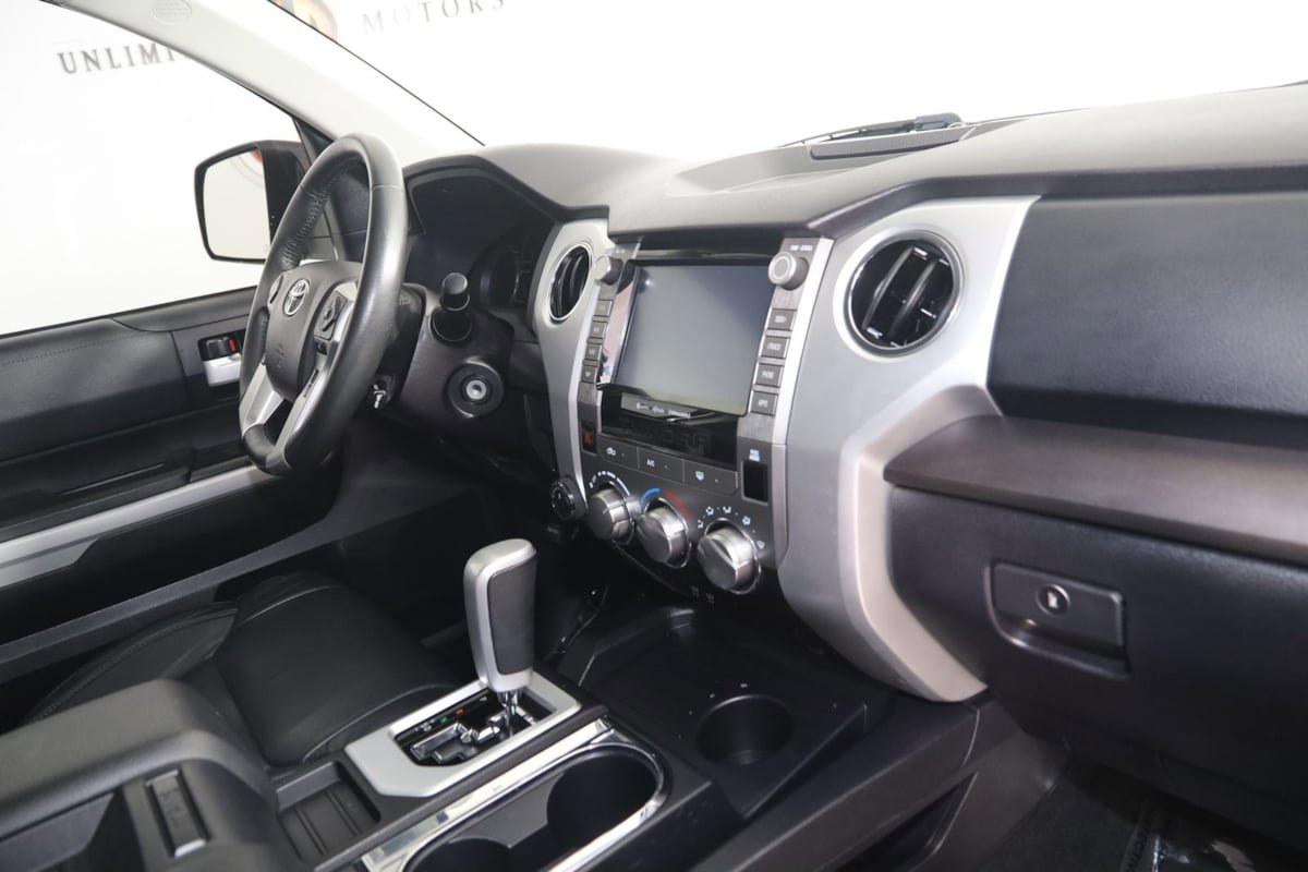 Used 2021 Toyota Tundra SR5 w/ SR5 Leather Package AWD/4WD image 39