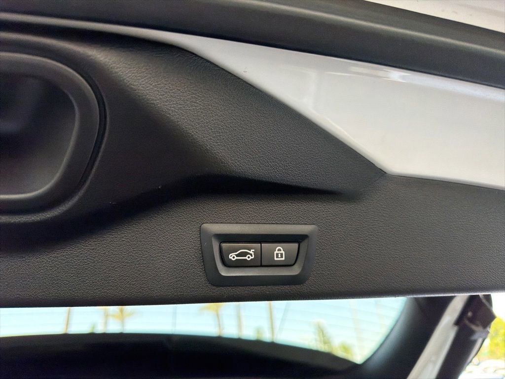 Used 2020 BMW X5 sDrive40i w/ M Sport Package RWD image 23