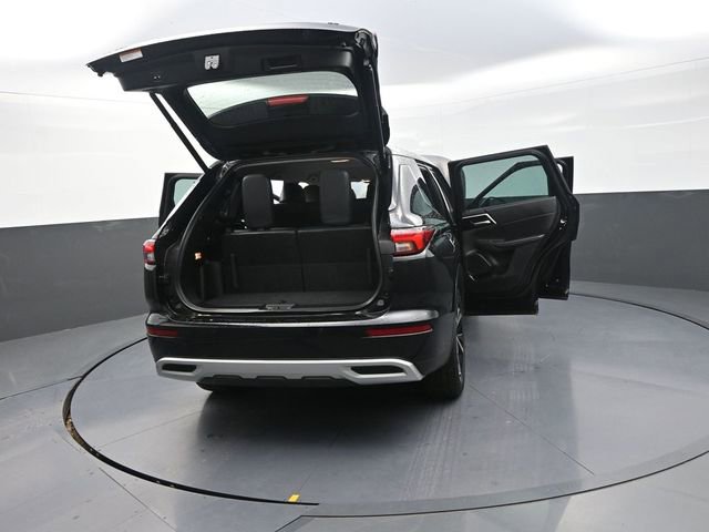 Used 2023 Mitsubishi Outlander SE image 32