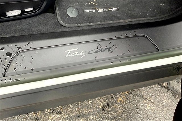 Used 2022 Porsche Taycan image 46