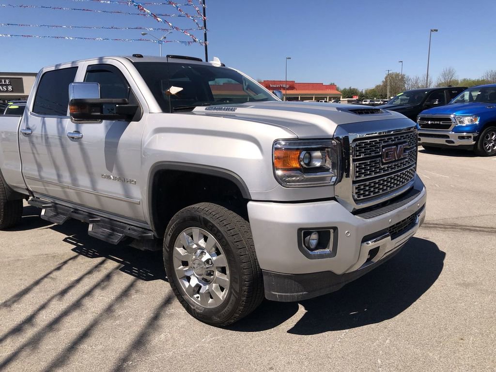 Used 2018 GMC Sierra 2500 Denali w/ Duramax Plus Package AWD/4WD image 15