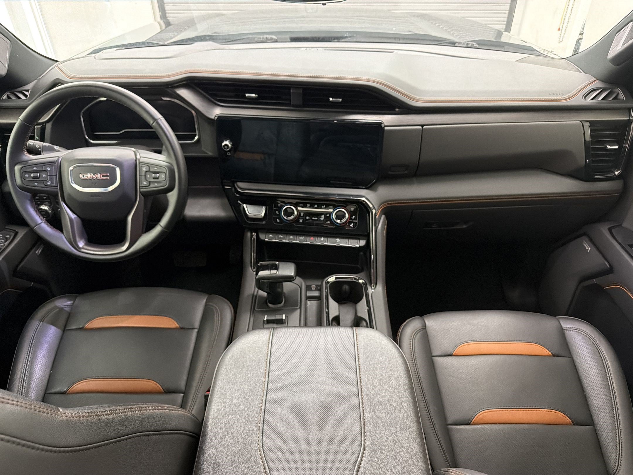 Used 2024 GMC Sierra 1500 AT4 w/ Technology Package AWD/4WD image 16