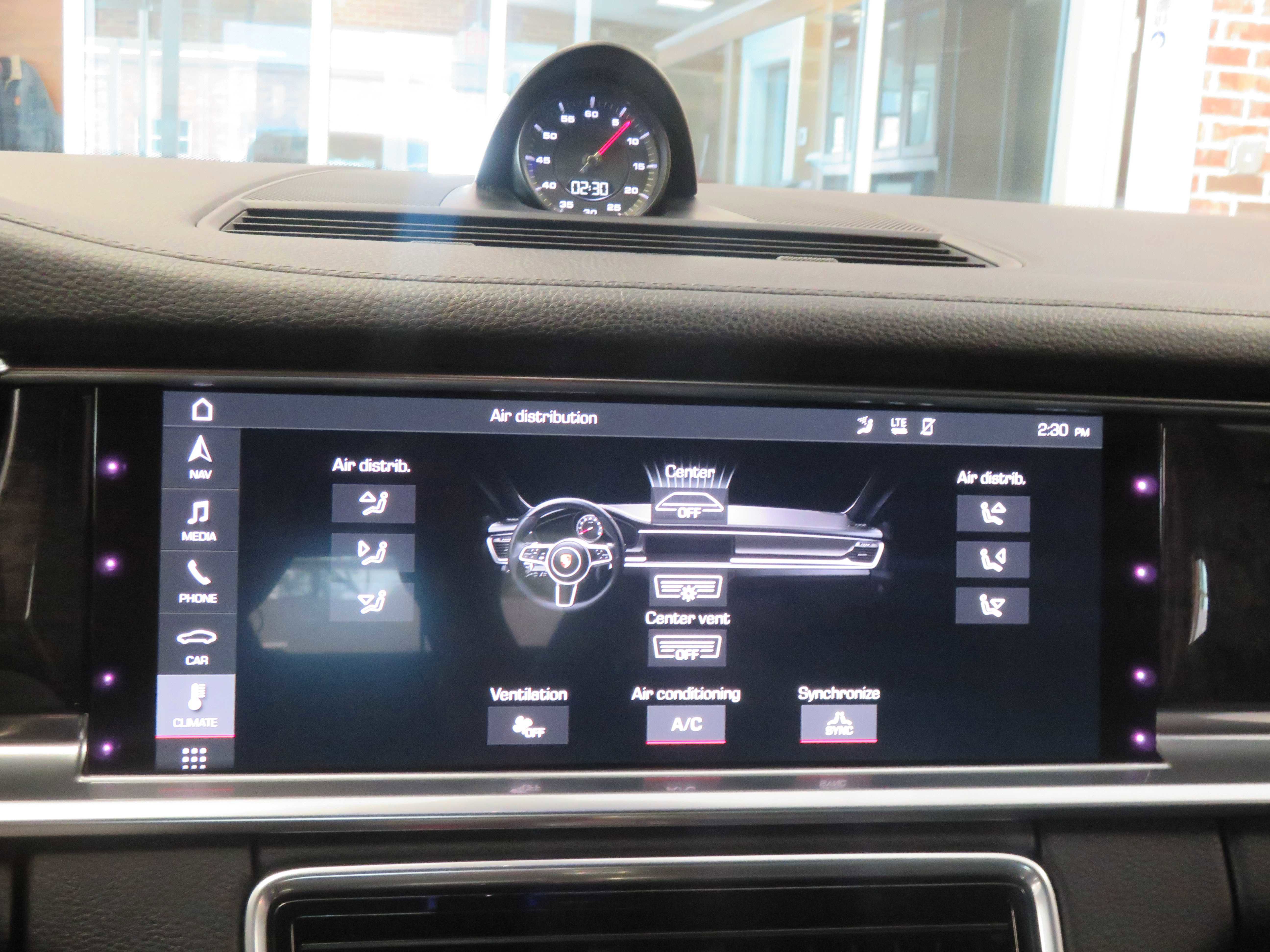Used 2018 Porsche Panamera 4S AWD/4WD image 43