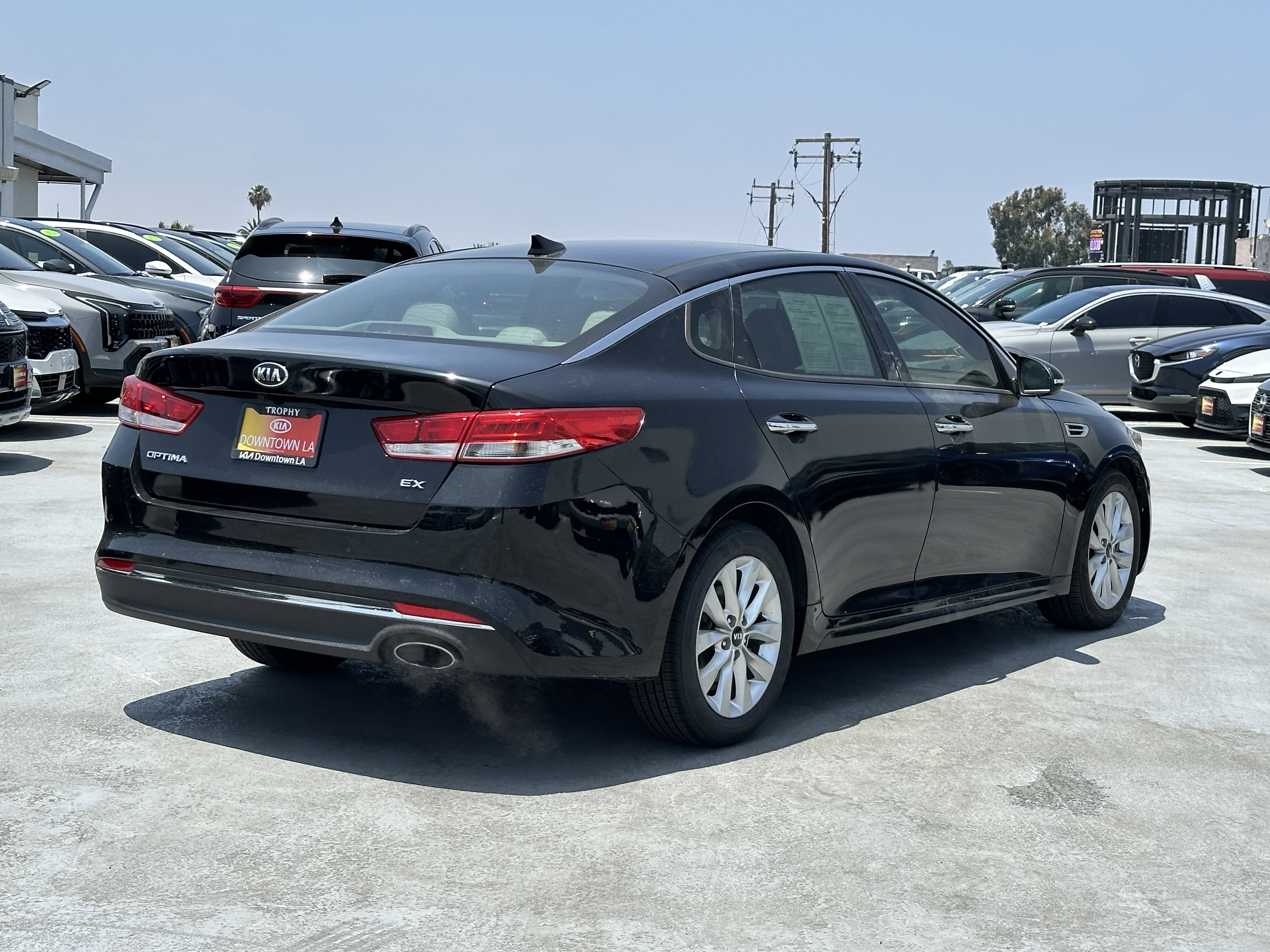 Used 2017 Kia Optima EX w/ Premium Package FWD image 7