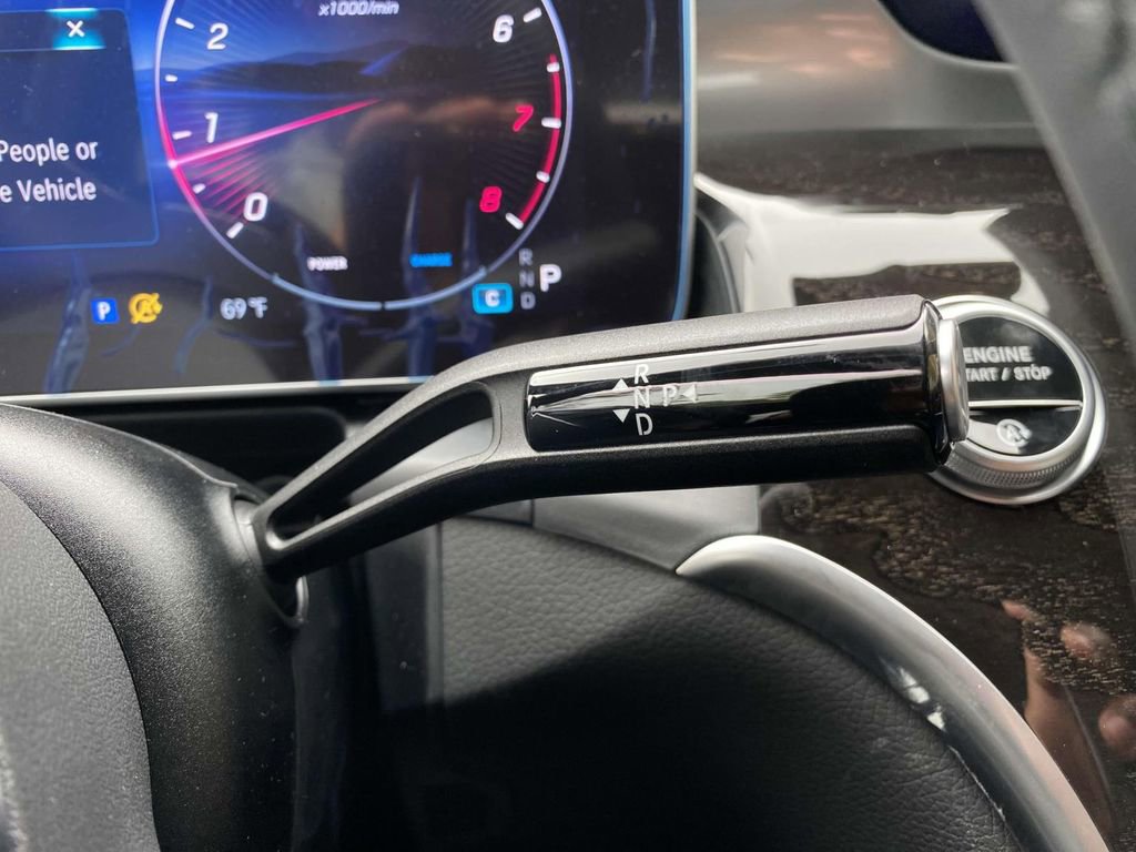 Certified 2025 Mercedes-Benz GLC 300 4MATIC image 30