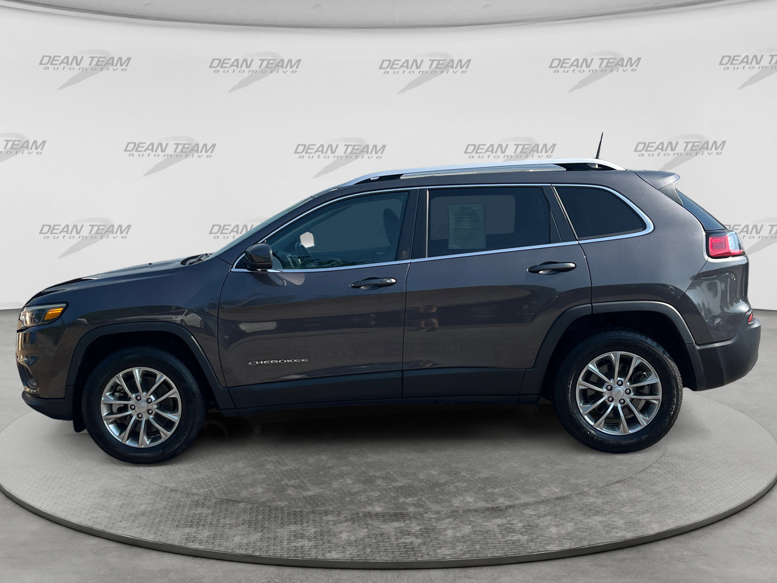 Used 2021 Jeep Cherokee Latitude Lux w/ Comfort/Convenience Group AWD/4WD image 4