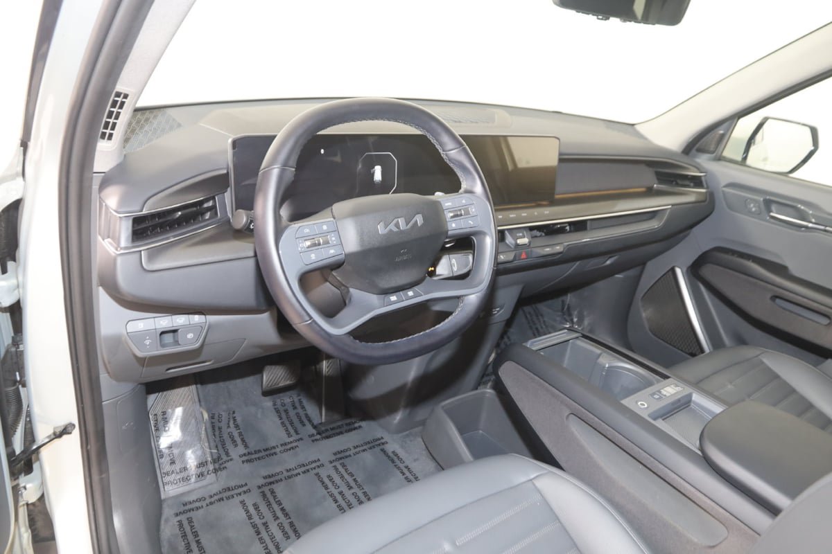Used 2024 Kia EV9 Land AWD/4WD image 26