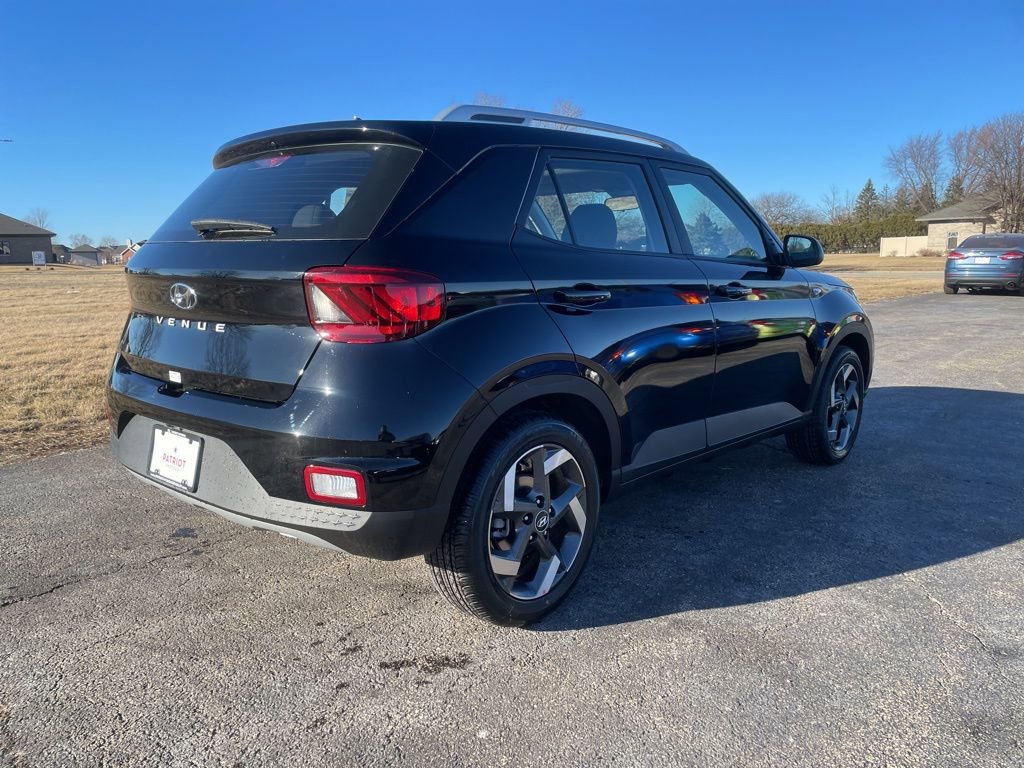 New 2026 Hyundai Venue SEL image 3