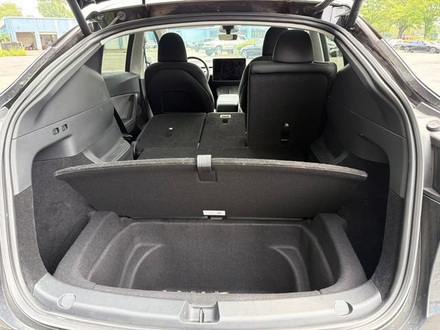 Used 2025 Tesla Model Y Long Range AWD/4WD image 13