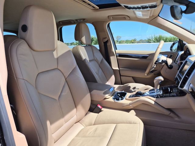 Used 2016 Porsche Cayenne image 21