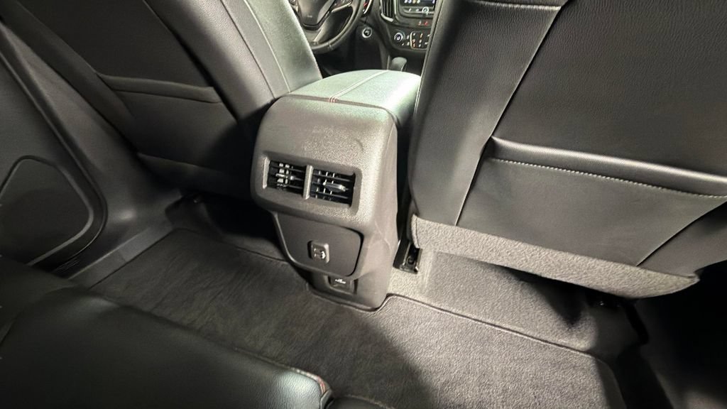 Certified 2024 Chevrolet Equinox RS FWD image 30