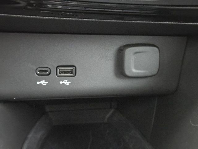 Used 2024 Buick Encore GX Sport Touring image 6