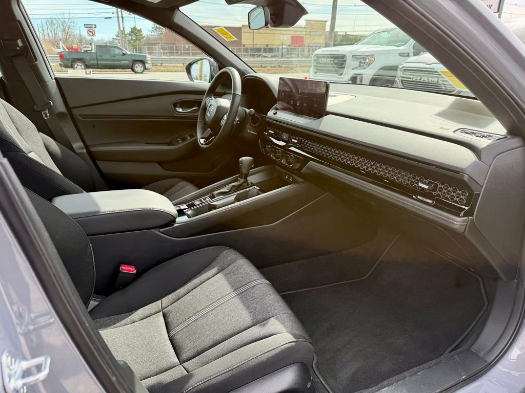 Used 2025 Honda Accord Sport image 13
