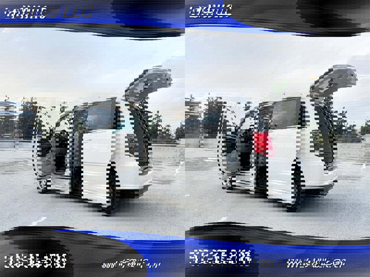 Used 2011 Dodge Grand Caravan Crew image 44