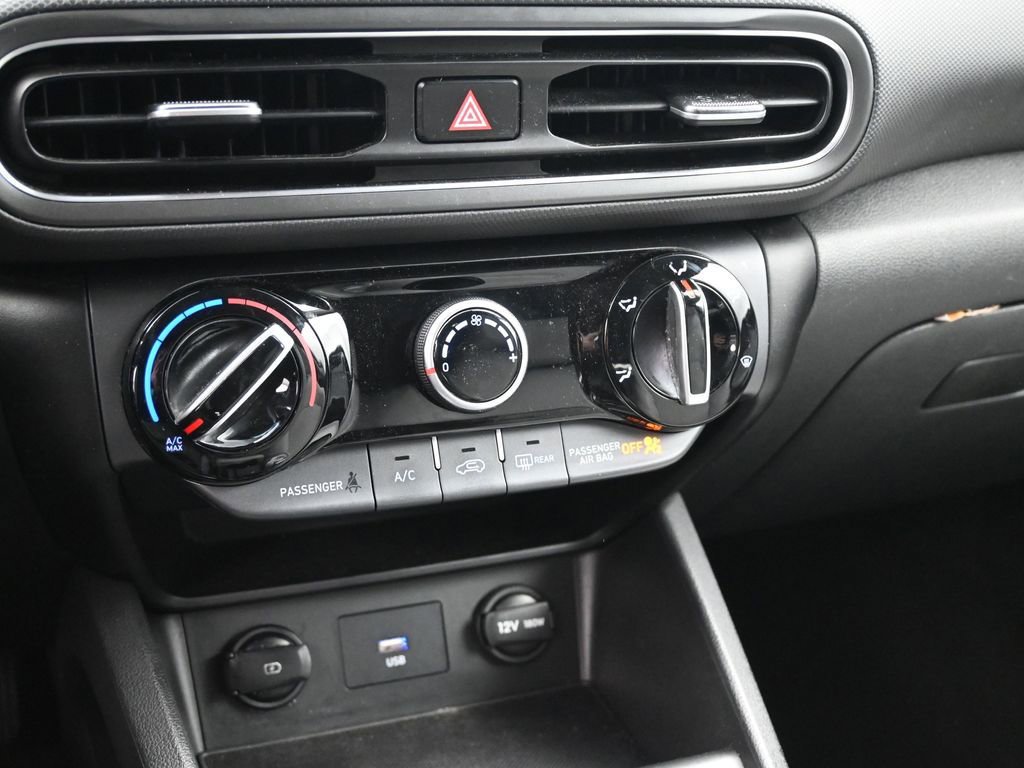 Used 2023 Hyundai Kona SEL image 18