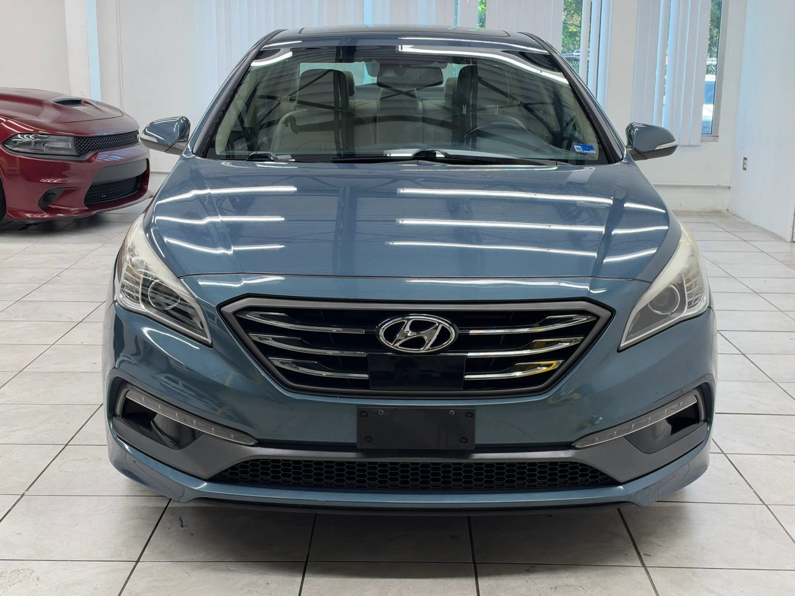 Used 2017 Hyundai Sonata Limited w/ Ultimate Package 04 FWD image 2